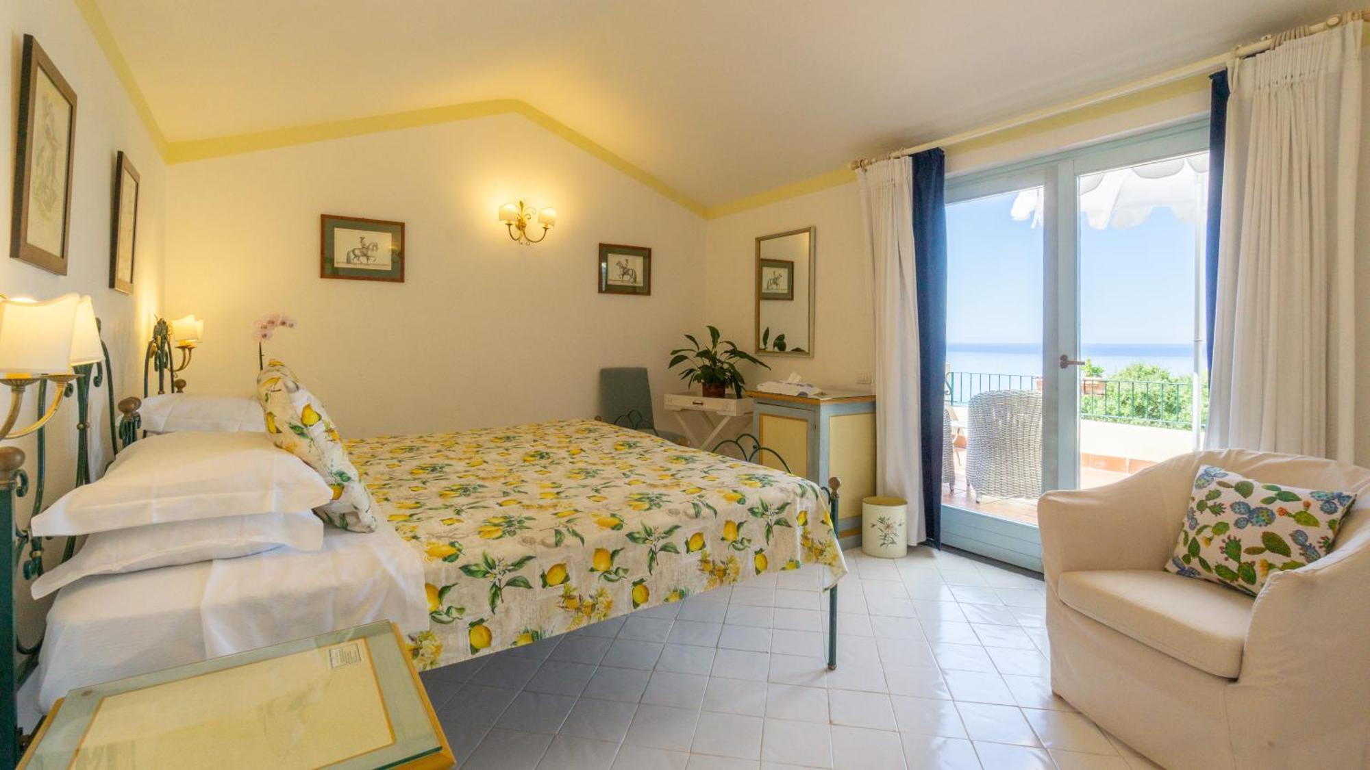 Palazzo Belmonte Hotel Санта Мария ди Кастелабате Екстериор снимка