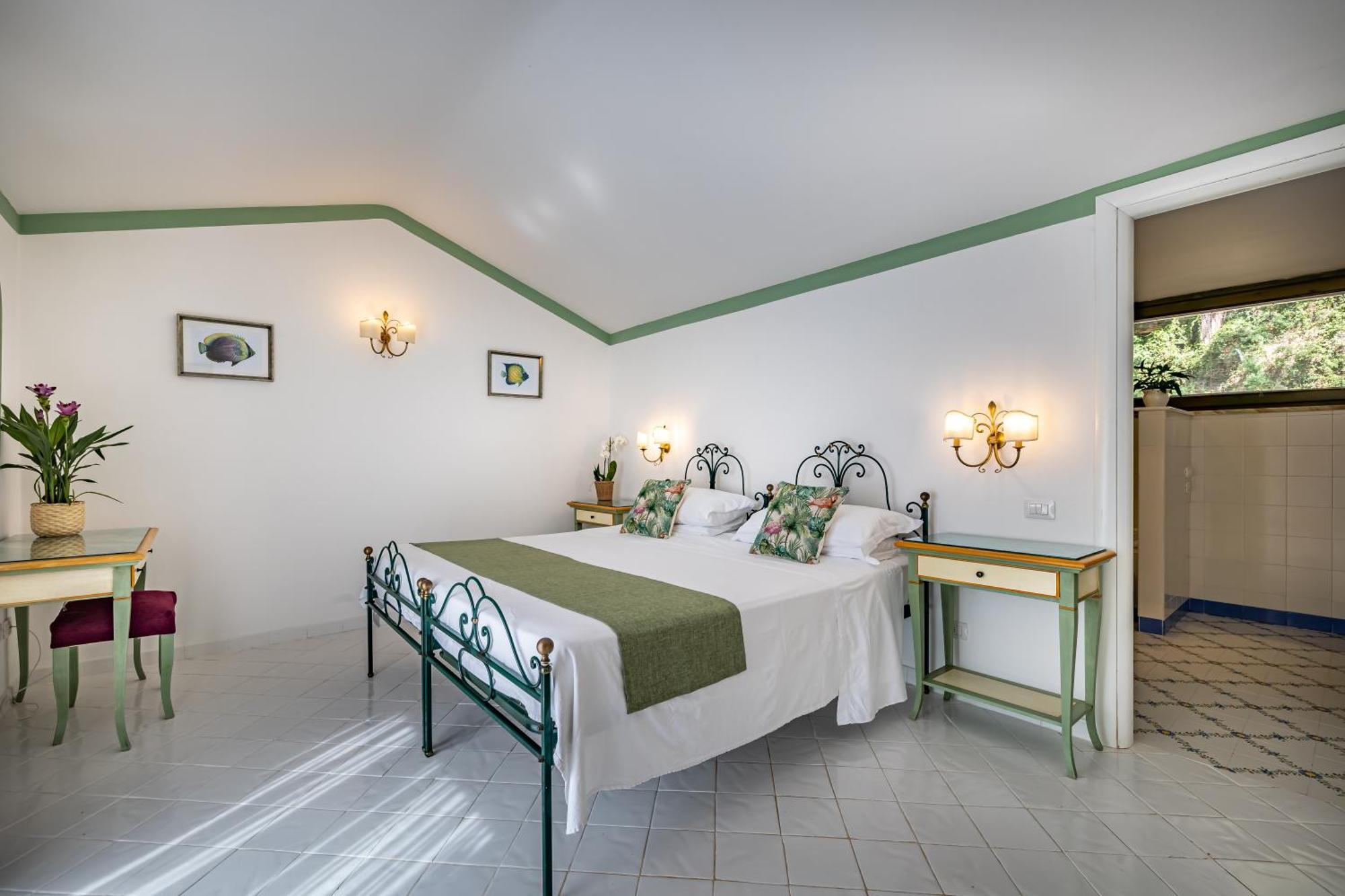 Palazzo Belmonte Hotel Санта Мария ди Кастелабате Екстериор снимка