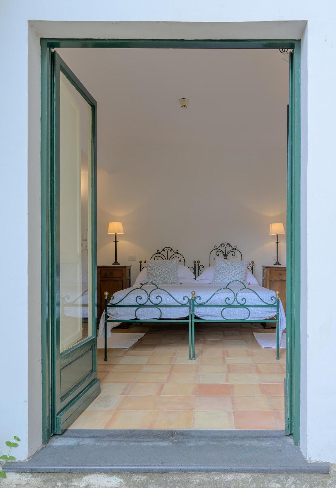 Palazzo Belmonte Hotel Санта Мария ди Кастелабате Екстериор снимка