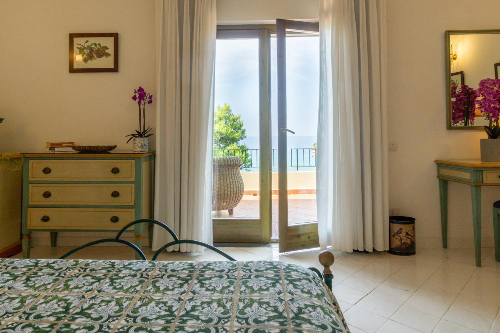 Palazzo Belmonte Hotel Санта Мария ди Кастелабате Екстериор снимка