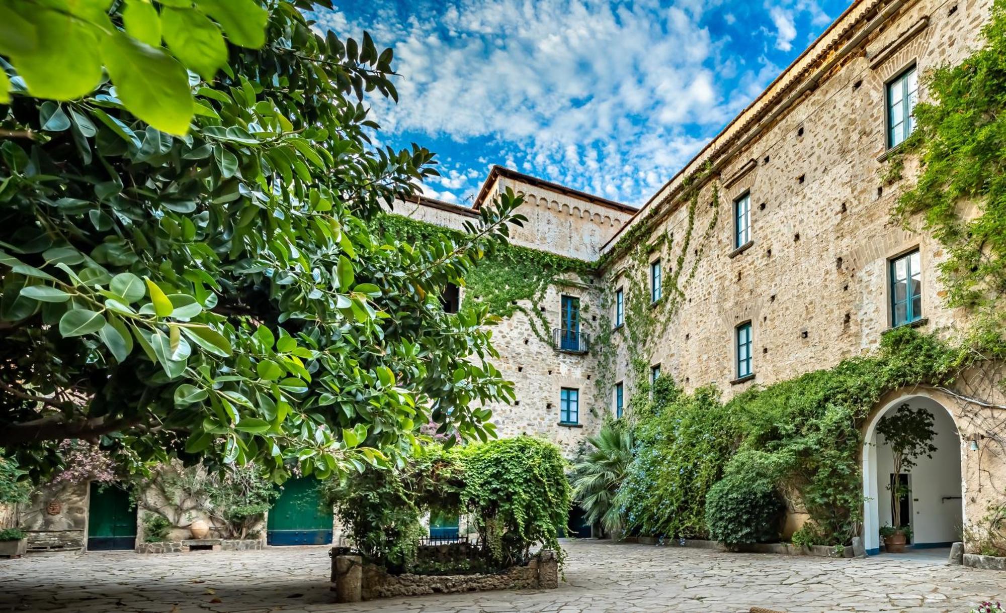 Palazzo Belmonte Hotel Санта Мария ди Кастелабате Екстериор снимка
